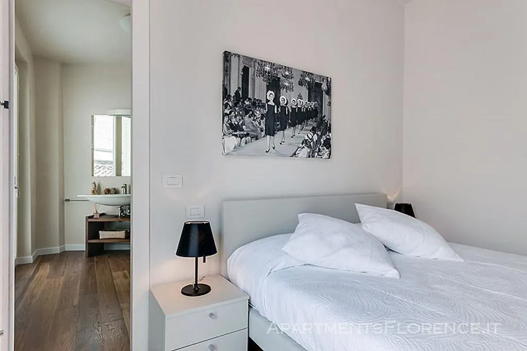Apartments Florence - Ponte Vecchio Guelfo 0*,  Italy